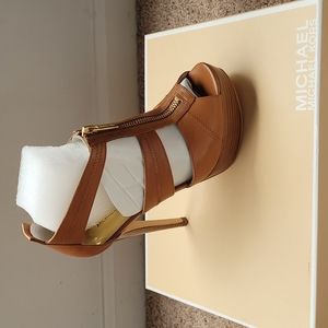 Michael Michael Kors Bekley Platform Size 7M Shoe